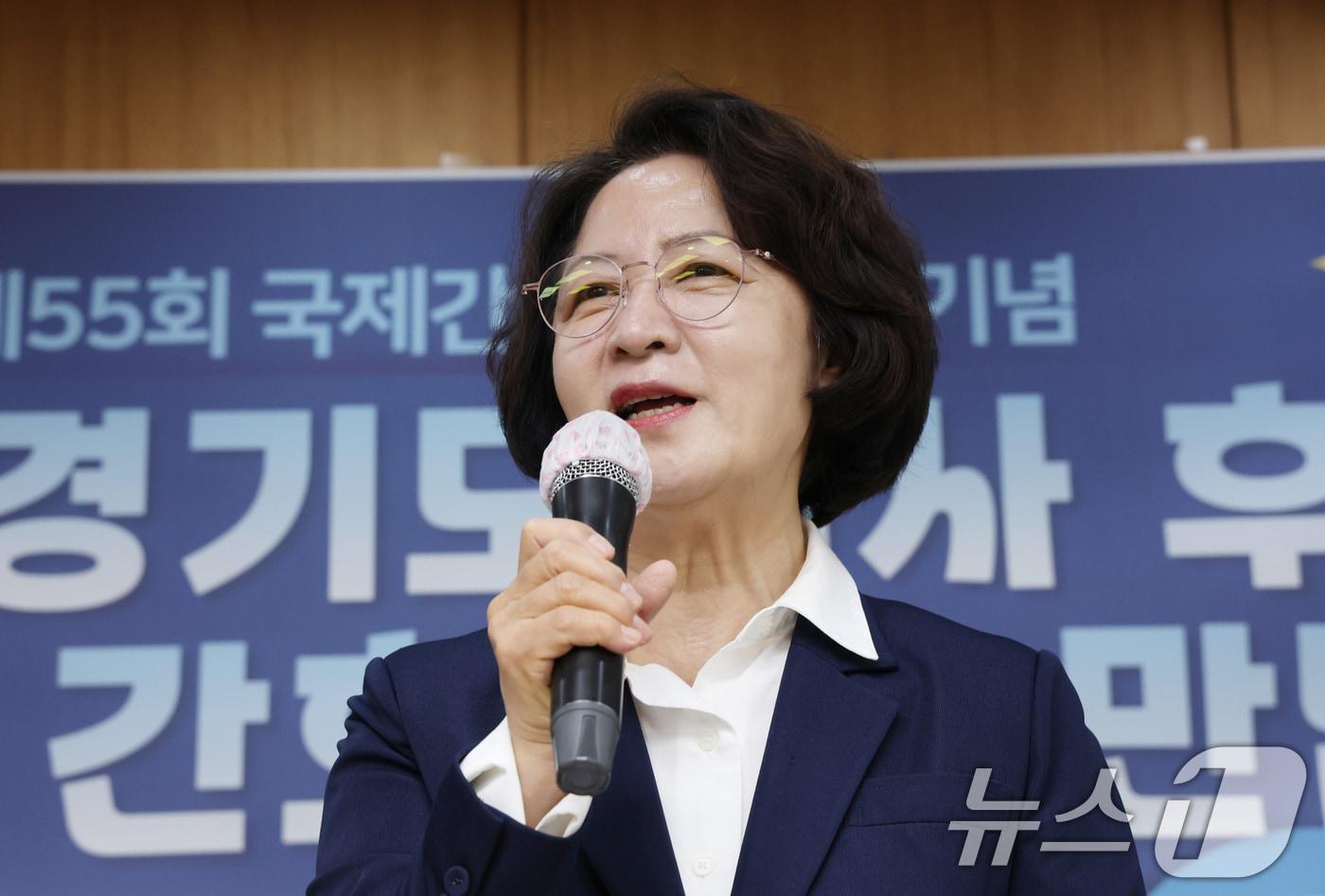 본문 이미지 - 추미애 더불어민주당 경기도지사 후보가 12일 경기 수원시 팔달구 경기도간호사회에서 열린 국제간호사의 날 기념 간담회에서 모두발언을 하고 있다. 2026.5.12 ⓒ 뉴스1 김영운 기자