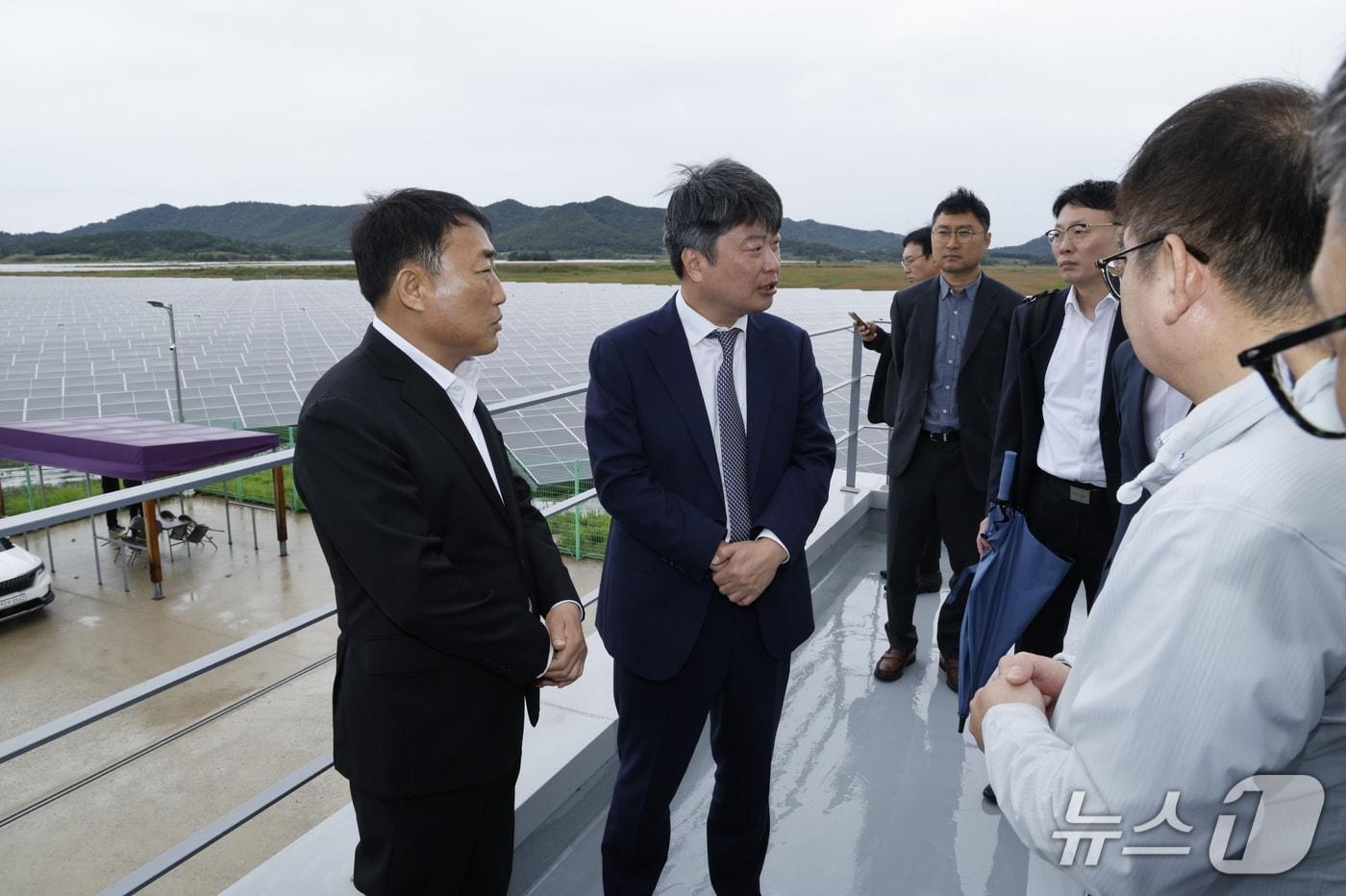 본문 이미지 - 박창환 기획예산처 예산총괄심의관 신안 방문.(전남도 제공. 재판매 및 DB금지) 2026.5.12/뉴스1