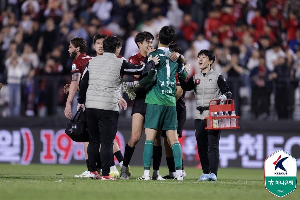 본문 이미지 - 슈퍼세이브로 부천 구한 김형근(한국프로축구연맹 제공) 