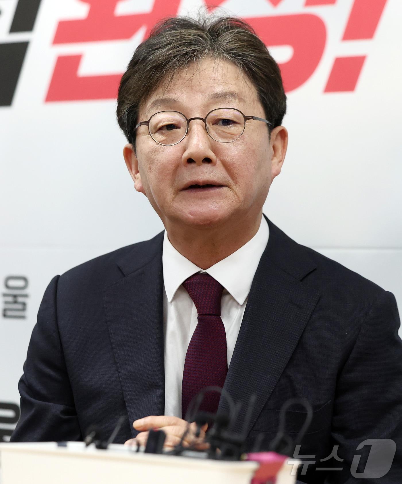 본문 이미지 - 유승민 전 국민의힘 의원이 지난 5월 14일 오전 서울 종로구 오세훈 국민의힘 서울시장 후보 선거사무소에서 오 후보를 만나 발언하고 있는 모습. 2026.5.14 ⓒ 뉴스1 김진환 기자