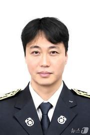 본문 이미지 - 광주 남부소방서 월산119안전센터에 근무중인 이원석 소방위.(광주 남부소방 제공. 재판매 및 DB 금지)