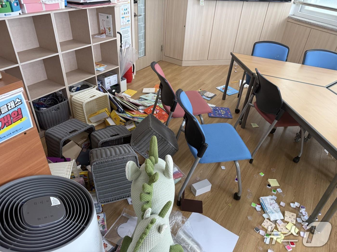 본문 이미지 - 지난달 제주의 한 초등학교에서 발생한 초등학생 교사 폭행 현장.(제주교사노동조합 제공, 재판매 및 DB 금지)