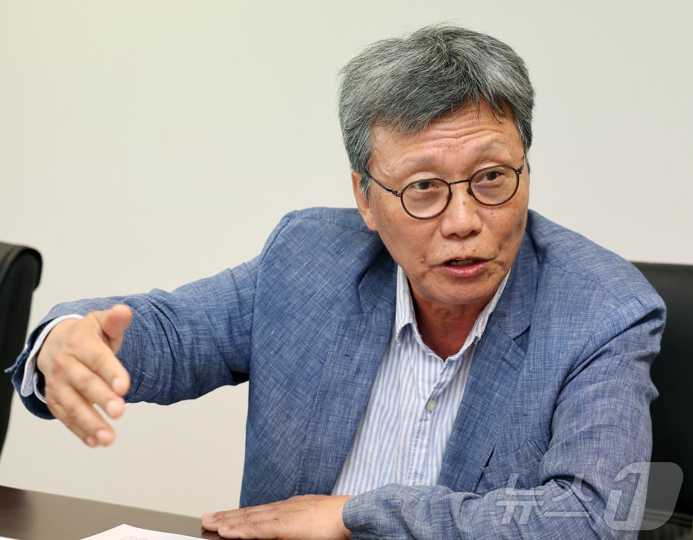 본문 이미지 - 이병훈 중앙대학교 사회학과 명예교수가 14일 서울 종로구 뉴스1 사옥에서 열린 긴급 좌담회에서 발언하고 있다. 2026.5.14 ⓒ 뉴스1 김진환 기자
