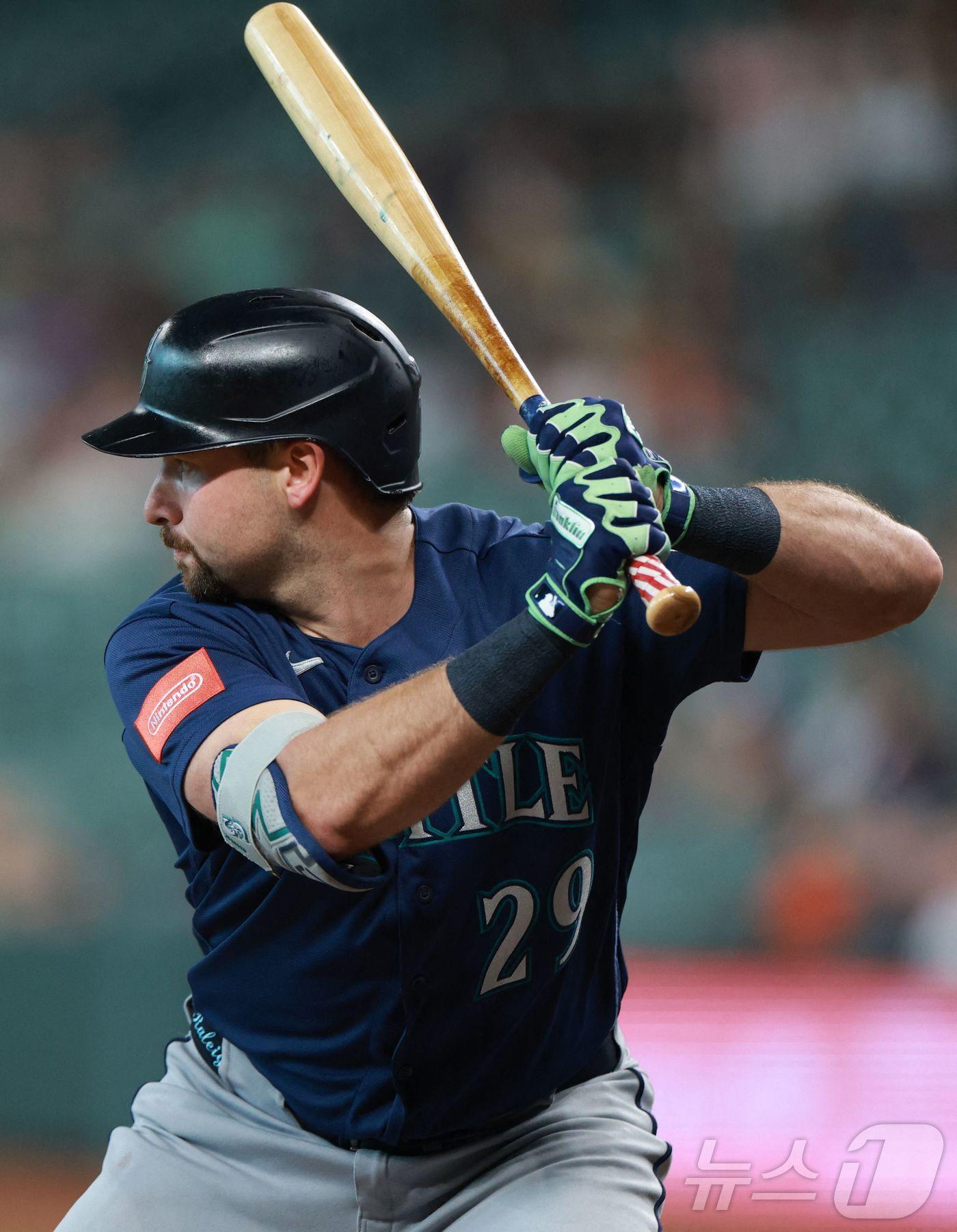본문 이미지 - MLB 시애틀 포수 칼 롤리가 부상자 명단에 올랐다. ⓒ AFP=뉴스1