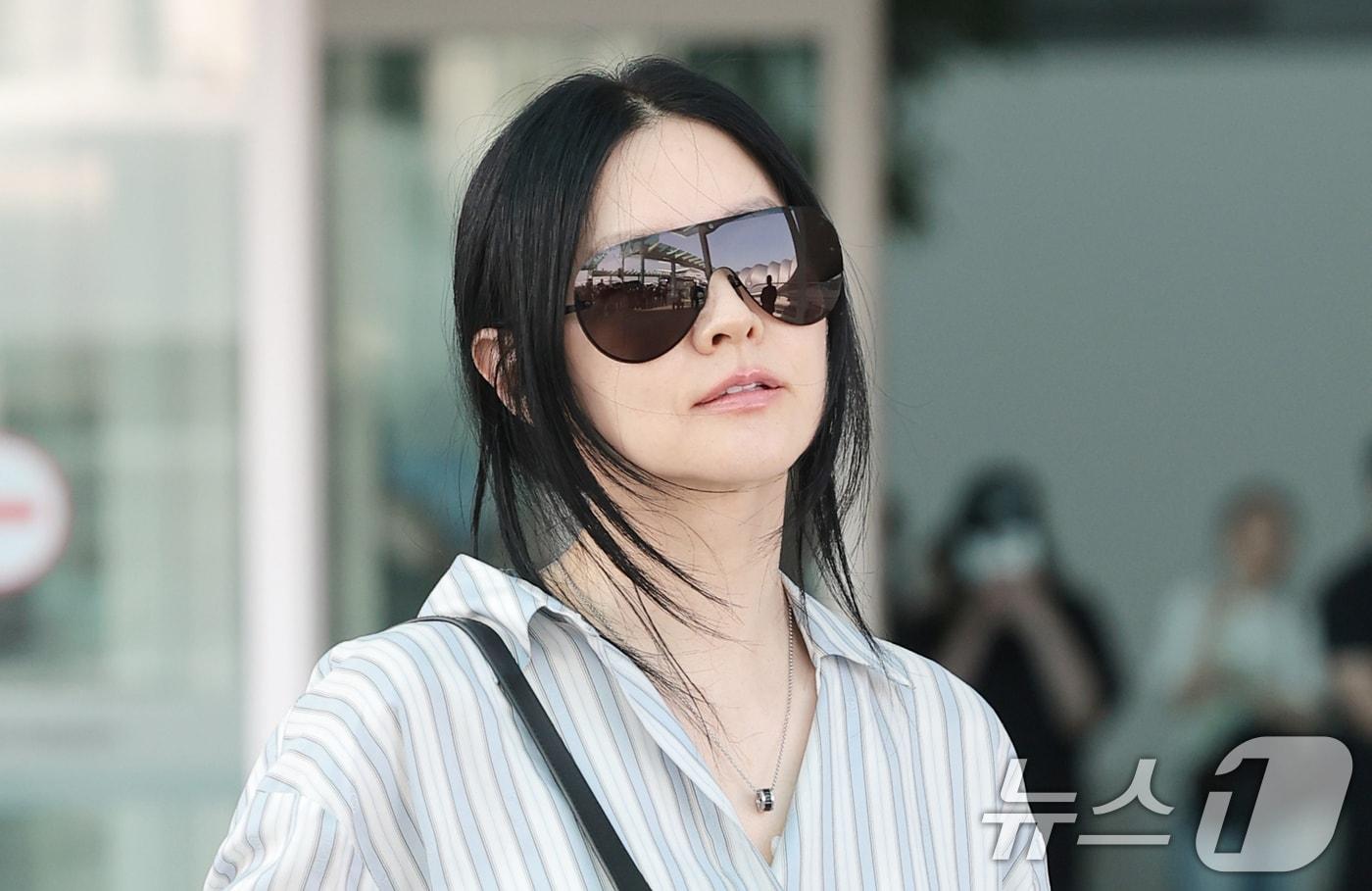 본문 이미지 - 배우 이영애가 독보적인 아우라를 발산했다. ⓒ 뉴스1 권현진 기자