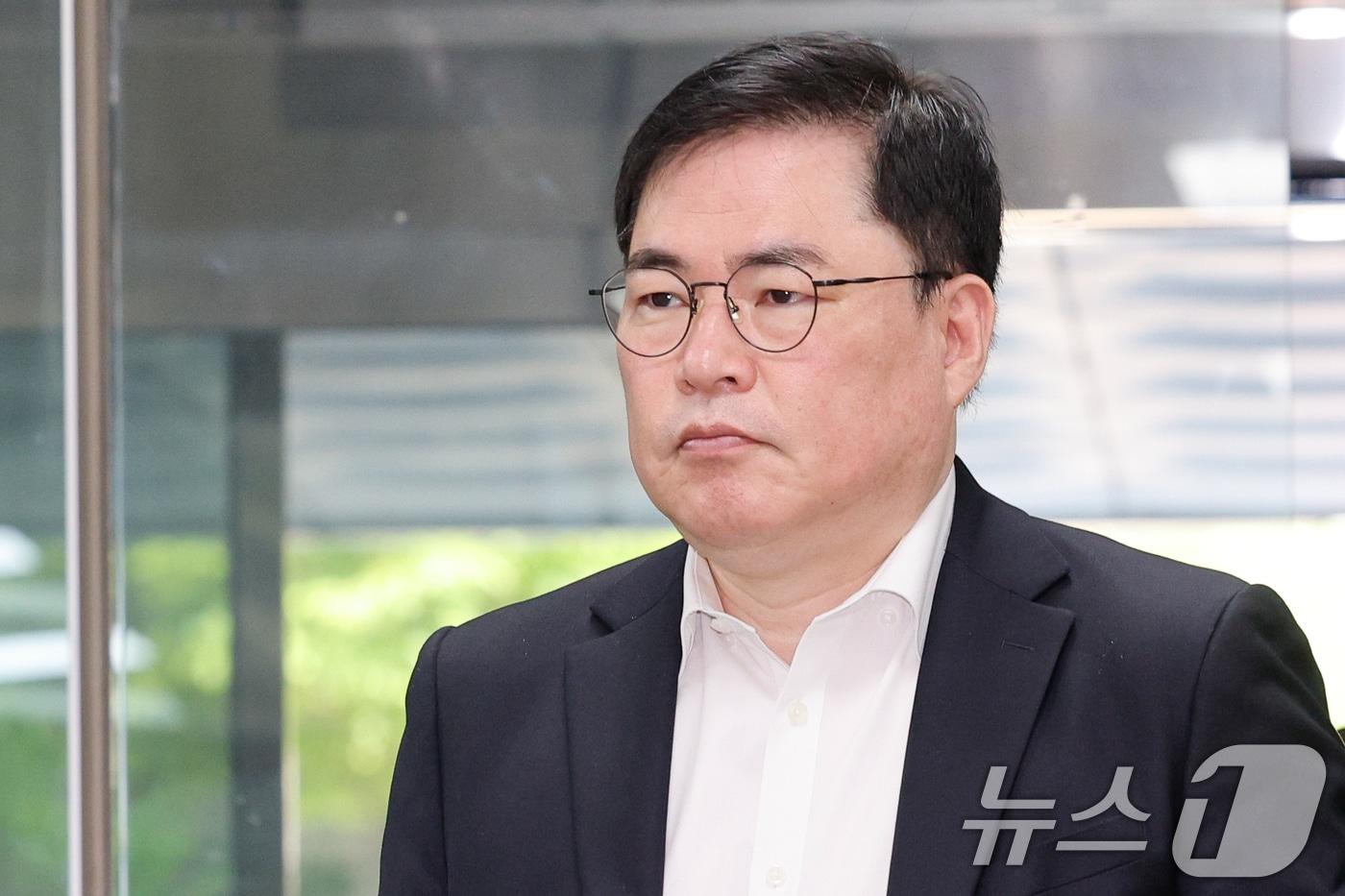본문 이미지 - '대장동 비리 의혹' 관련 구속기한 만료로 지난달 출소한 유동규 전 성남도시개발공사 기획본부장이 15일 오전 서울 서초구 고등법원에서 열린 특정범죄가중처벌등에관한법률위반(뇌물)등 2심 공판에 출석하고 있다. 2026.5.15 ⓒ 뉴스1 안은나 기자