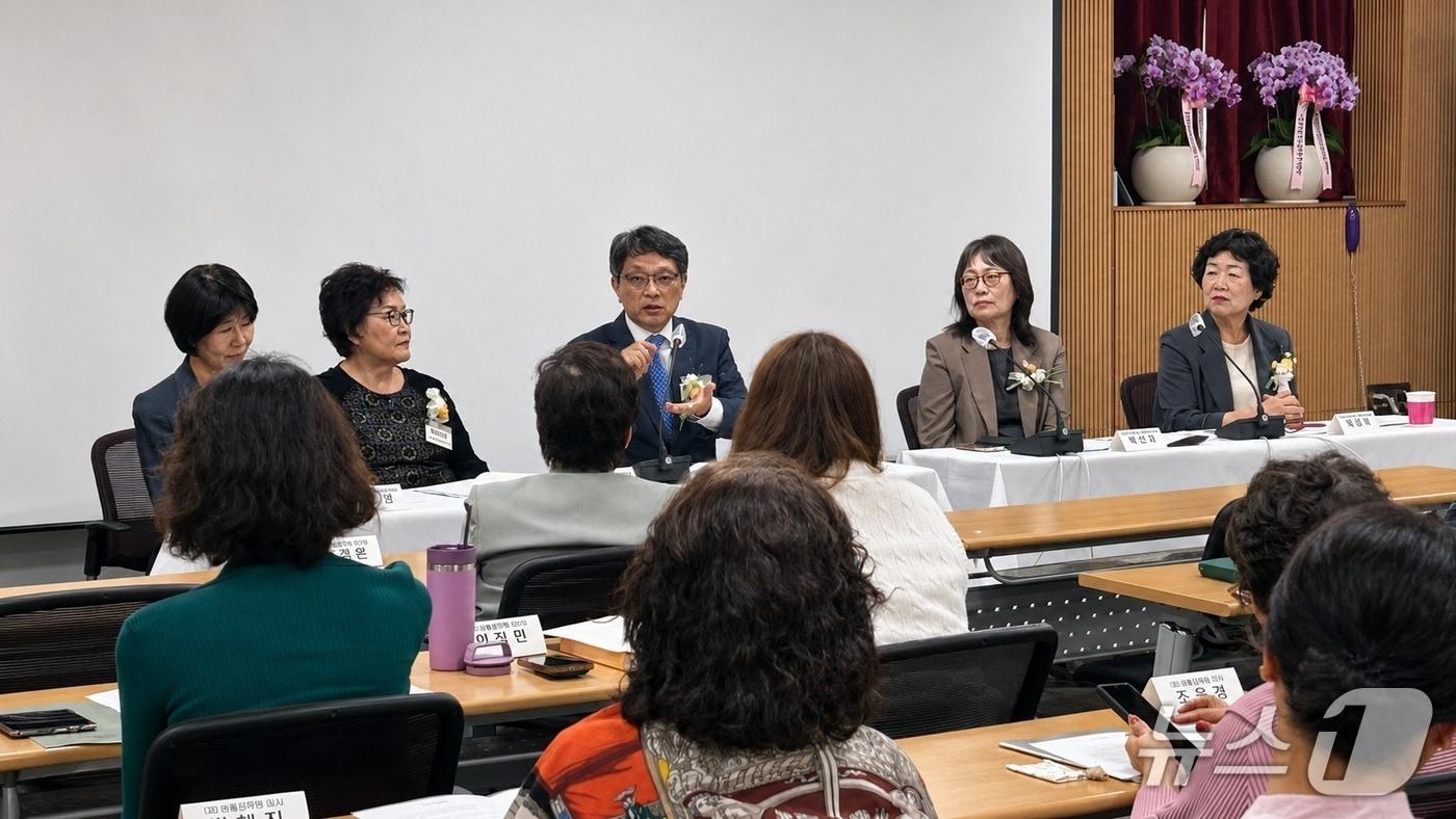 본문 이미지 - 서울여자대학교 초대 총장이자 바롬교육 창시자인 고황경의 생애와 교육 사상을 기독교 가치, 평생교육, 여성고등교육의 흐름 속에서 살펴본 자리가 소천 25주기를 맞아 열렸다. 15일 서울 대한민국역사박물관에서 열린 '바롬교육철학의 역사와 오늘'에서다.