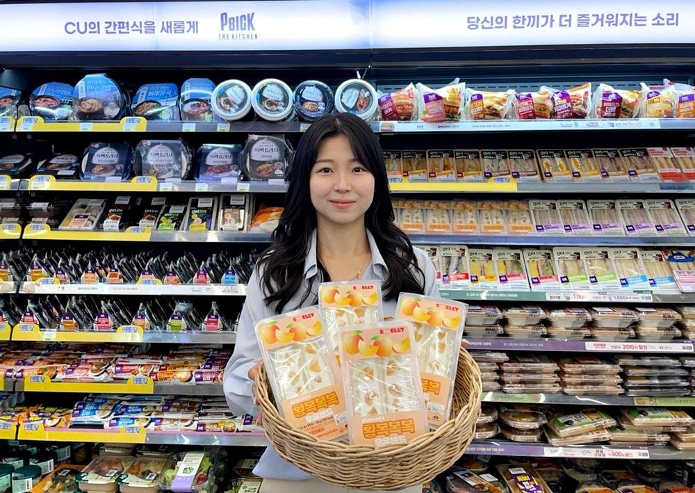본문 이미지 - 생과일 샌드위치 판매 사진.(BGF리테일 제공)