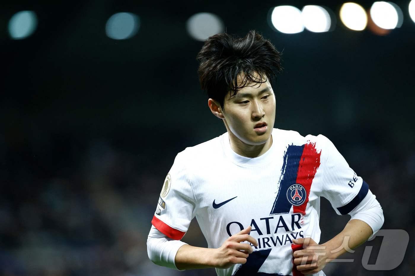 본문 이미지 - PSG 이강인이 18일(한국시간) 열린 2025-26 프랑스 리그1 최종 34라운드 파리FC전에서 교체 출전했다. ⓒ AFP=뉴스1