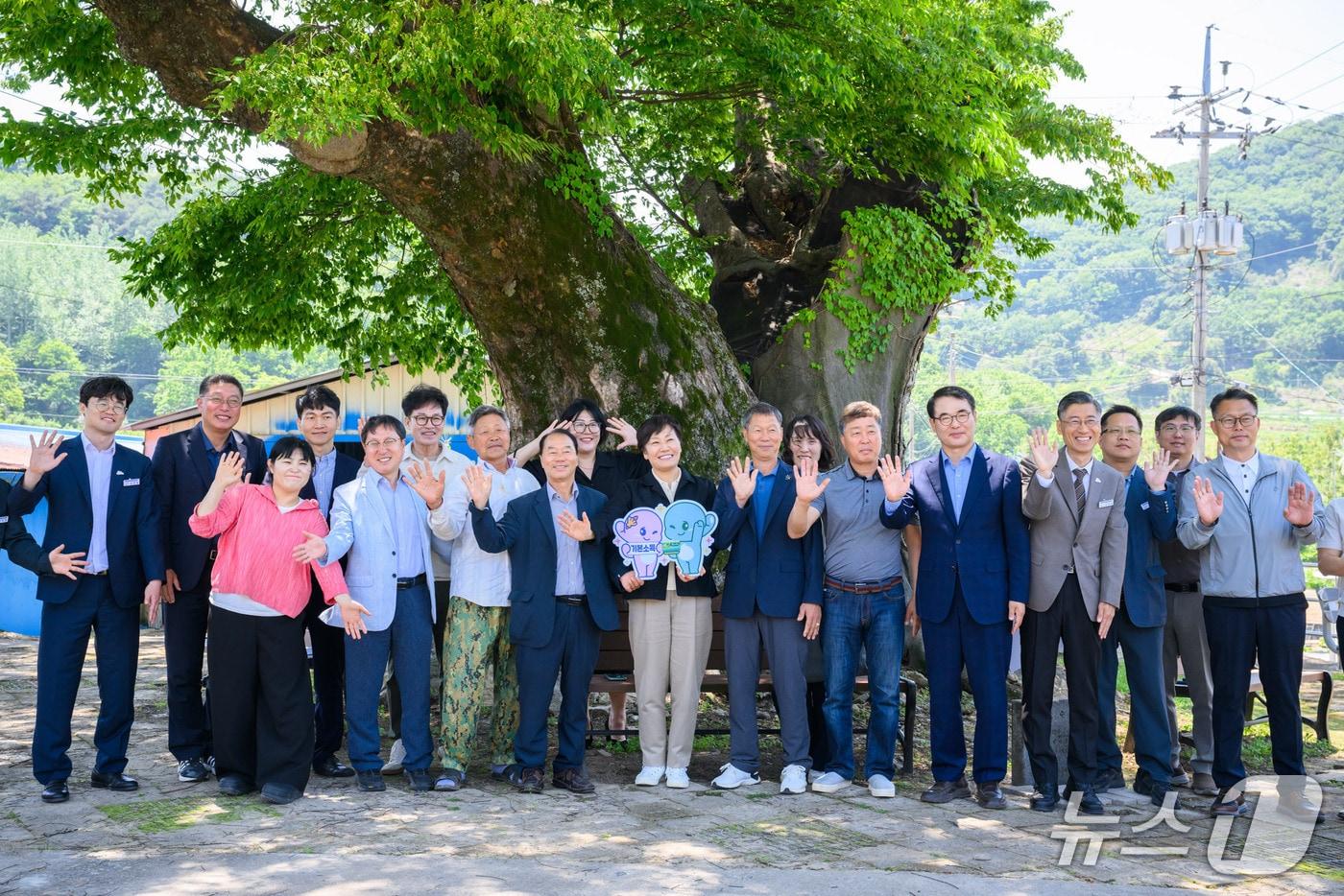 본문 이미지 - 송미령 장관이 17일 남해군을 방문해 로컬푸드 직매장 등을 점검했다(남해군 제공. 재판매 및 DB금지).