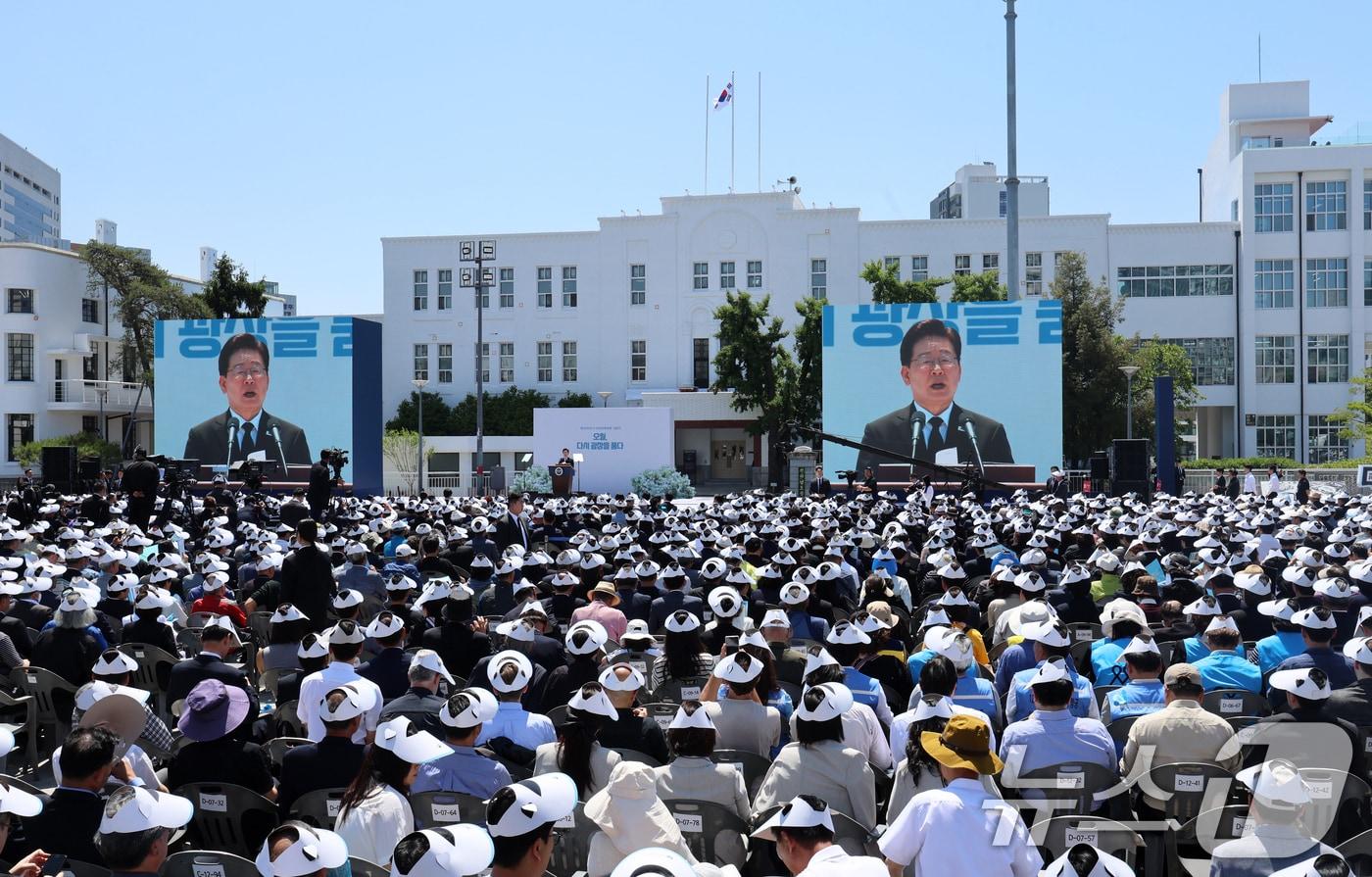 본문 이미지 - 이재명 대통령이 5·18민주화운동 제46주기인 18일 오전 광주 동구 5·18기념광장에서 열린 5·18 제46주년 정부기념식에서 기념사를 하고 있다. 2026.5.18 ⓒ 뉴스1 광주전남사진기자단
