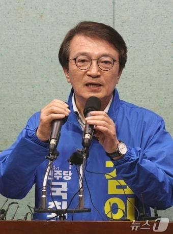 본문 이미지 - 김의겸 더불어민주당 전북 군산·김제·부안갑 국회의원 재선거 후보. 2026.5.18 ⓒ 뉴스1 유경석 기자