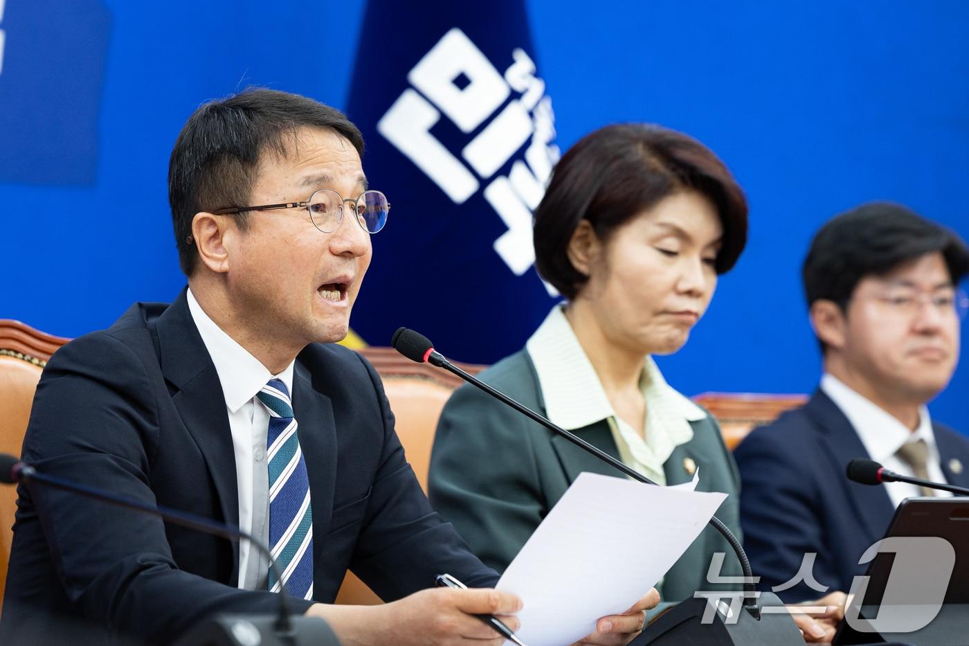 본문 이미지 - 한병도 더불어민주당 원내대표가 19일 서울 여의도 국회에서 열린 원내대책회의에서 모두 발언을 하고 있다. 2026.5.19 ⓒ 뉴스1 유승관 기자