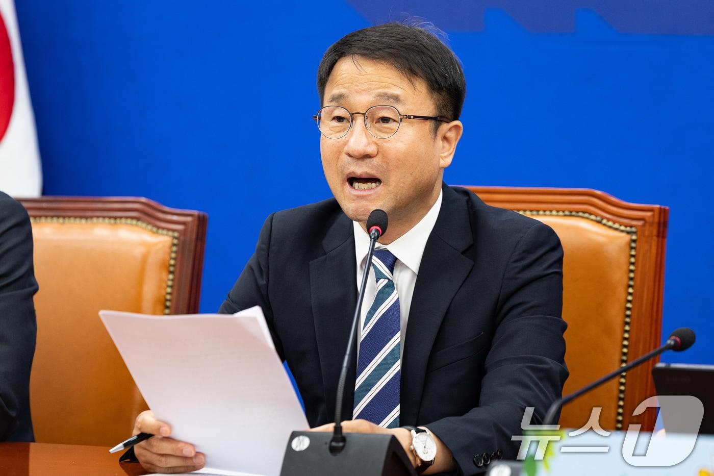 본문 이미지 - 한병도 더불어민주당 원내대표가 19일 서울 여의도 국회에서 열린 원내대책회의에서 모두 발언을 하고 있다. 2026.5.19 ⓒ 뉴스1 유승관 기자