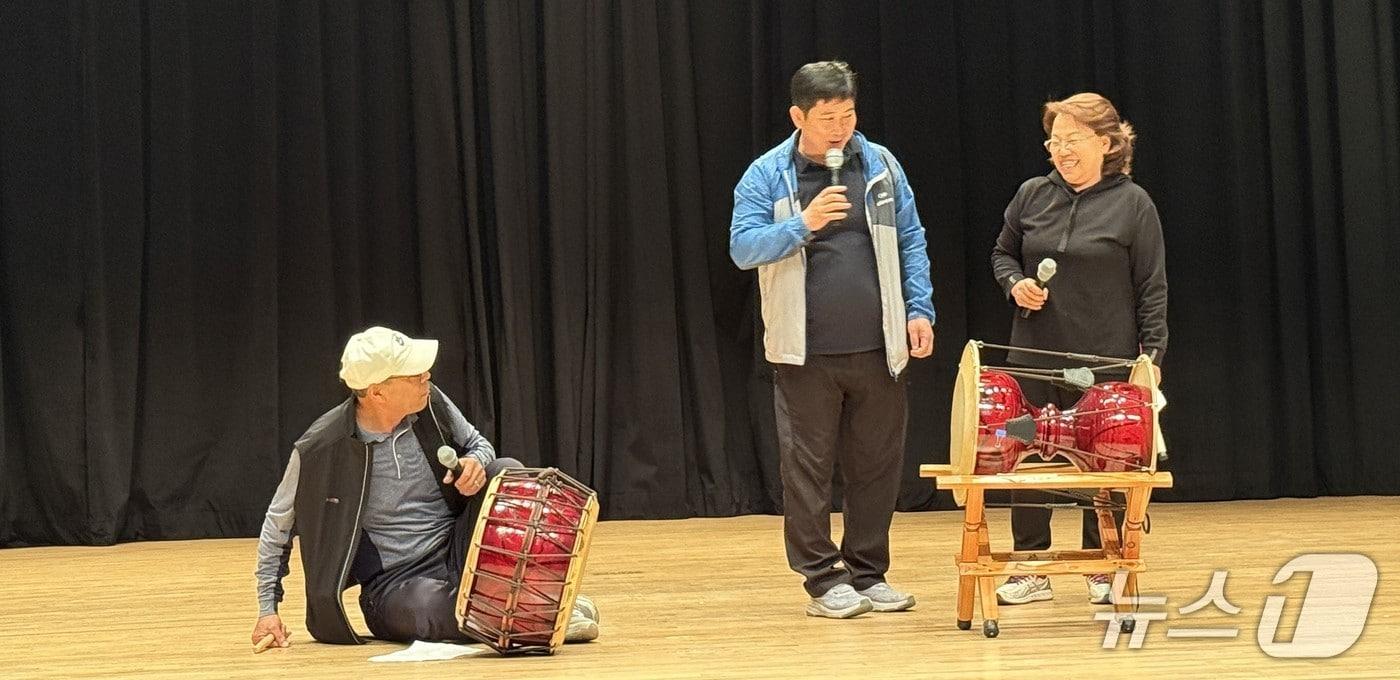 본문 이미지 - 지난해 단양사투리 경연대회.(단양군 제공. 재판매 및 DB금지)/뉴스1 