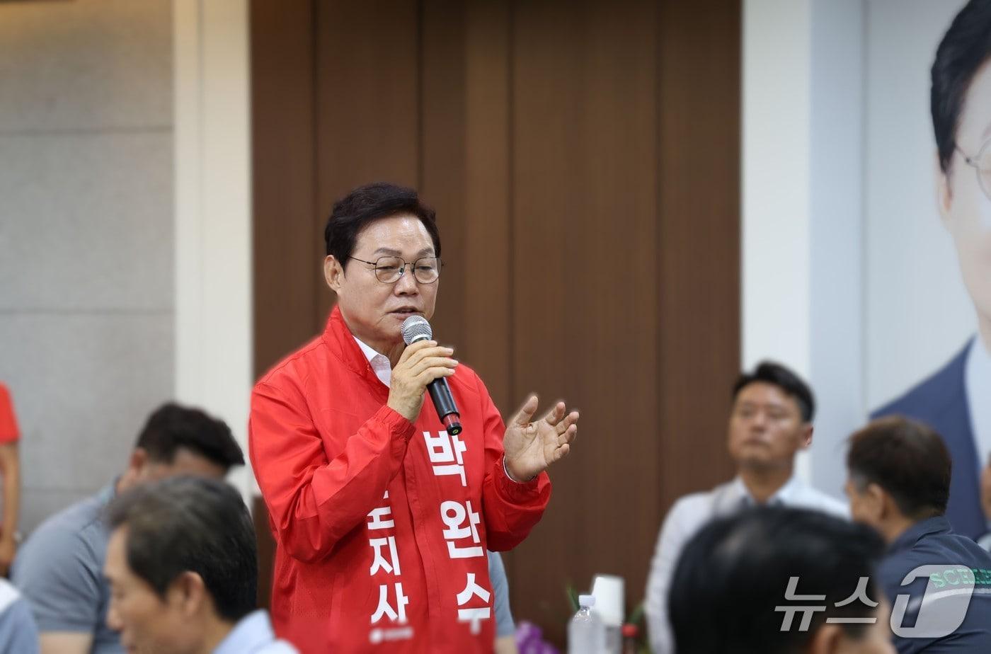 본문 이미지 - 박완수 국민의힘 경남지사 후보가 19일 창원 상남동 선거사무소에서 열린 한국노총 경남본부 위원장들과의 간담회 자리에서 발언하고 있다.(박 후보 측 제공. 재판매 및 DB금지)