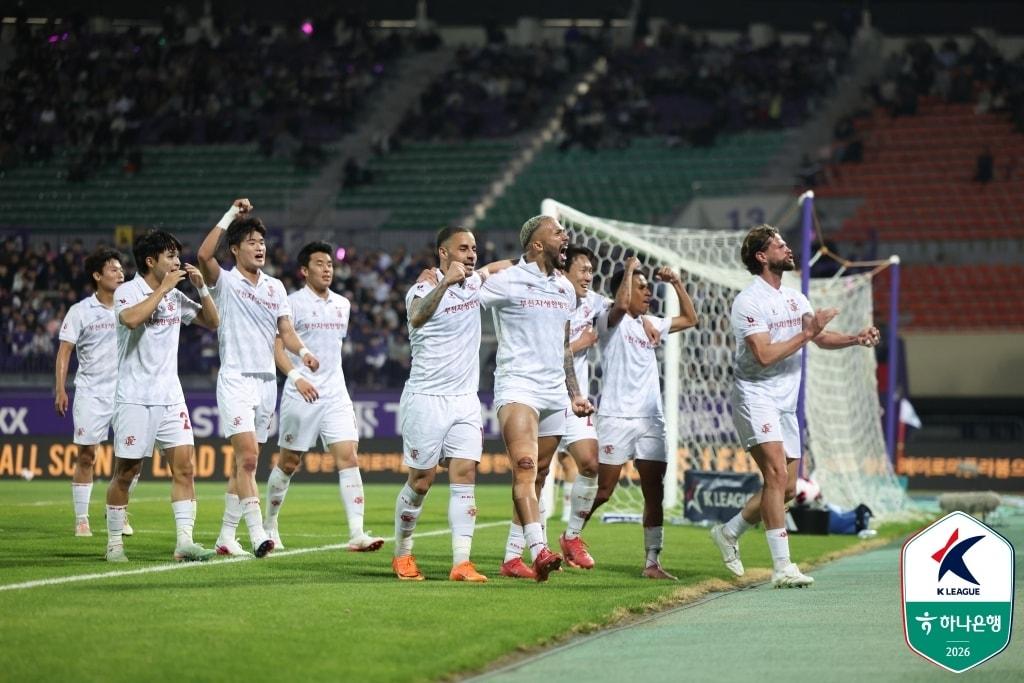 본문 이미지 - 부천FC가 7년 만에 안양 원정서 승리했다.(한국프로축구연맹 제공) 