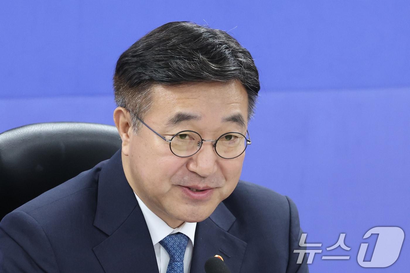 본문 이미지 - 윤호중 행정안전부 장관이 20일 서울 여의도 국회 의원회관에서 열린 하천계곡 정비 관련 당정협의에서 발언하고 있다. 2026.5.20 ⓒ 뉴스1 신웅수 기자
