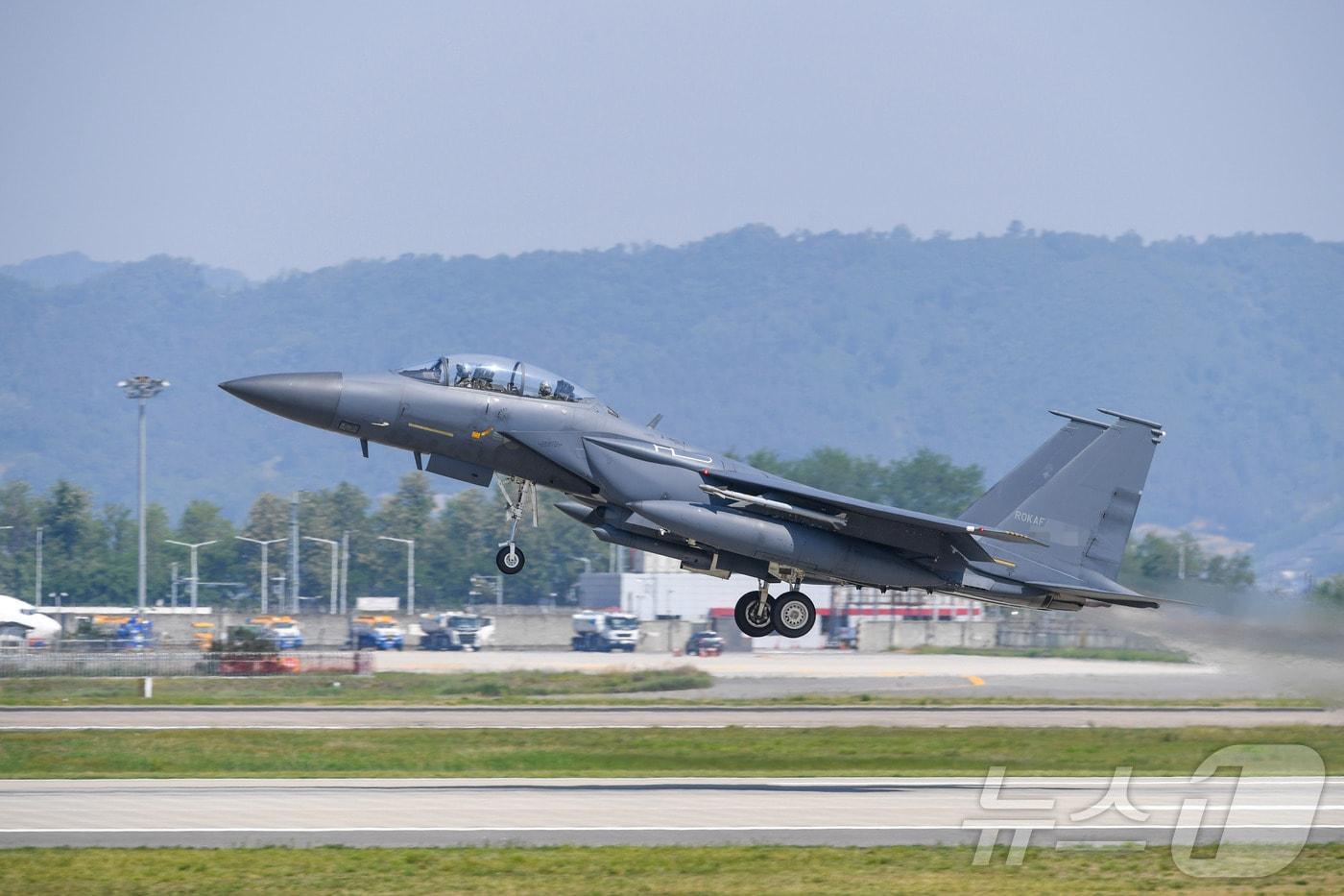 본문 이미지 - 공군  F-15K 전투기. (공군본부 제공. 재판매 및 DB 금지) ⓒ 뉴스1