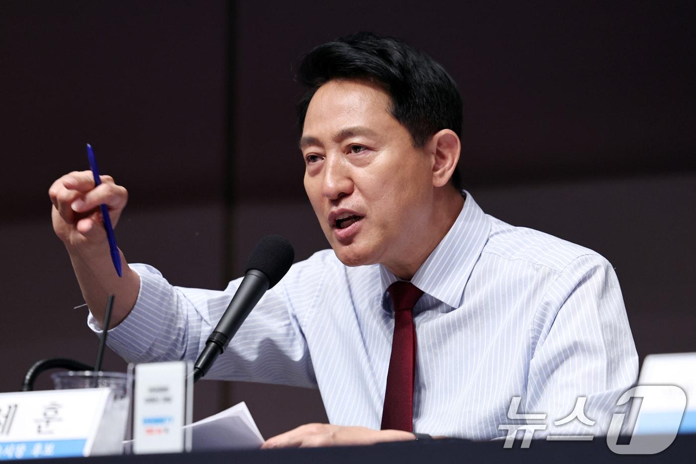 본문 이미지 - 오세훈 국민의힘 서울시장 후보가 20일 오전 서울 중구 한국프레스센터에서 열린 관훈클럽 초청 토론회에서 발언하고 있다. 2026.5.20 ⓒ 뉴스1 구윤성 기자