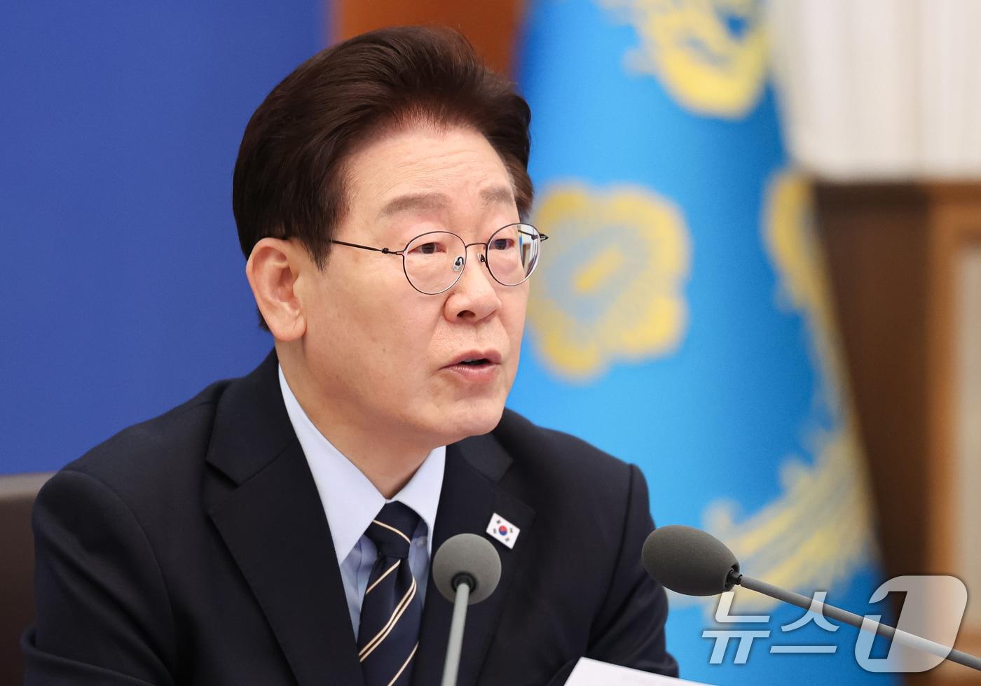 본문 이미지 - 이재명 대통령이 20일 청와대에서 열린 제22회 국무회의 겸 제9차 비상경제점검회의에서 발언을 하고 있다. 2026.5.20 ⓒ 뉴스1 허경 기자