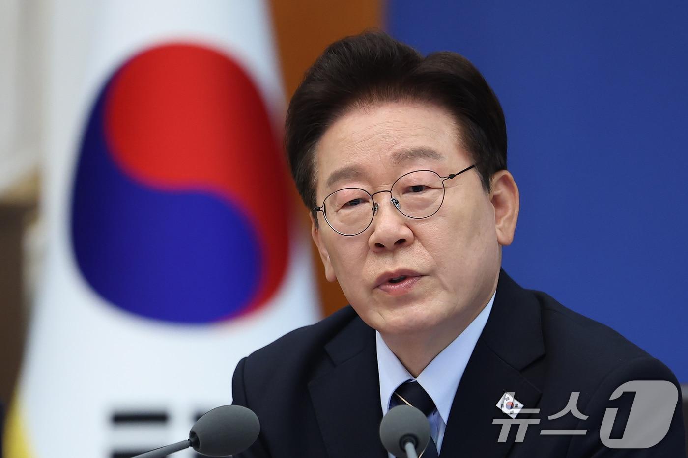 본문 이미지 - 이재명 대통령이 20일 청와대에서 열린 제22회 국무회의 겸 제9차 비상경제점검회의에서 발언을 하고 있다. 2026.5.20 ⓒ 뉴스1 허경 기자
