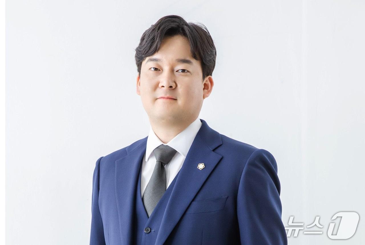 본문 이미지 - 안민석 경기교육감 민주진보 단일후보 측이 대변인으로 영입한 안민석 변호사(안 후보 선거사무소 제공) 