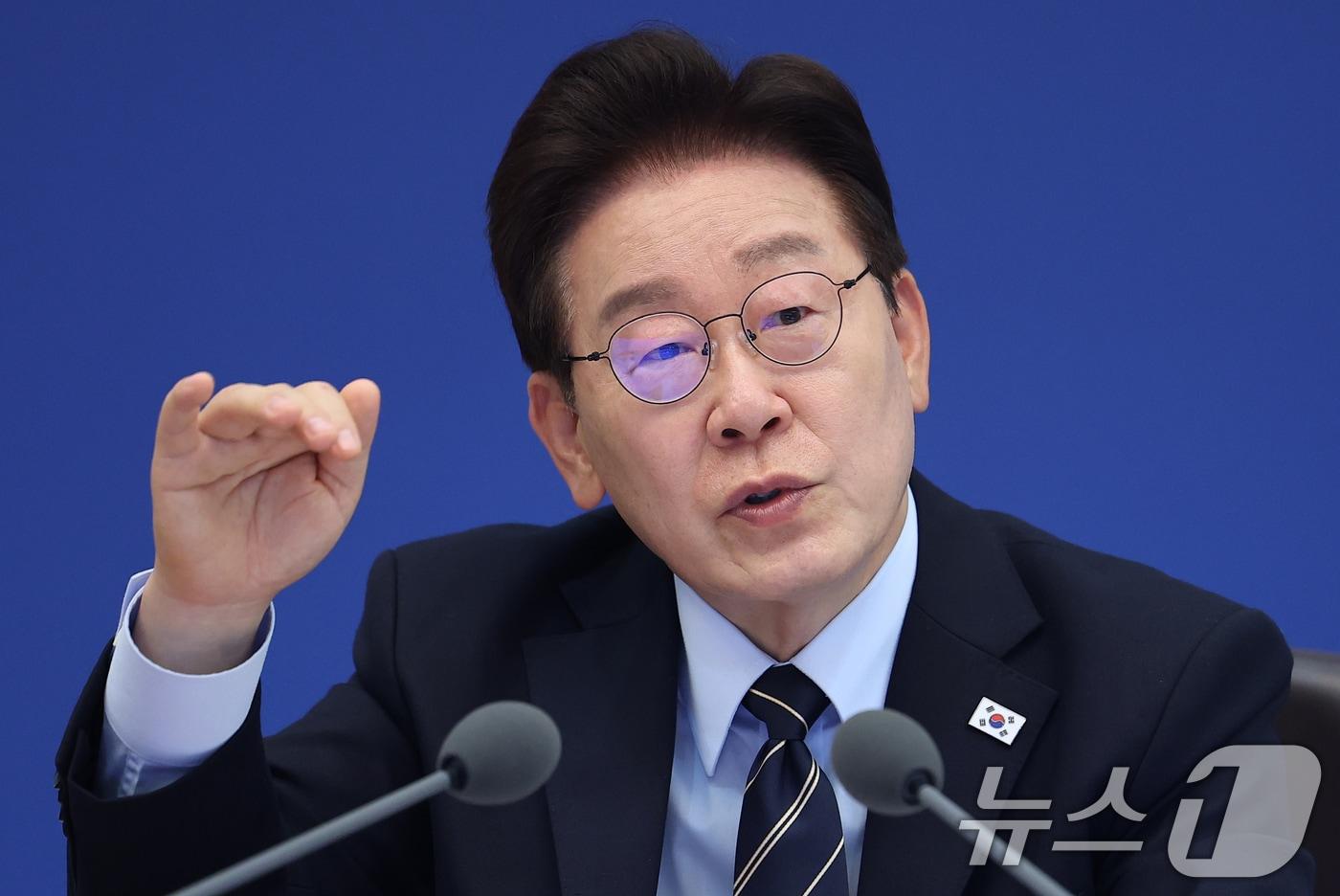 본문 이미지 - 이재명 대통령이 20일 청와대에서 열린 제22회 국무회의 겸 제9차 비상경제점검회의에서 발언을 하고 있다. 2026.5.20 ⓒ 뉴스1 허경 기자