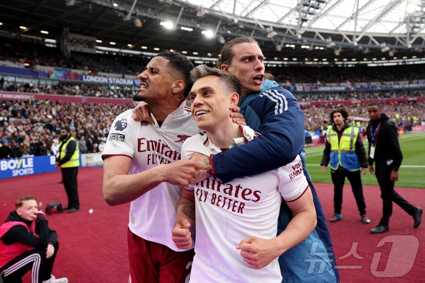 본문 이미지 - 아스널이 실리 축구를 앞세워 EPL 우승을 일궜다. ⓒ AFP=뉴스1