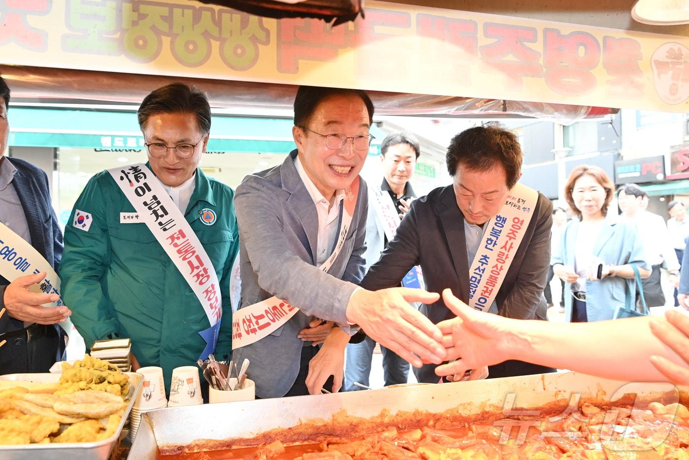 본문 이미지 - 임종식 경북교육감 후보는 20일 지역경제 활성화와 교육공동체 회복을 위해 ‘학교와 지역이 함께하는 경북형 상생교육 프로젝트’를 추진하겠다고 밝혔다. /뉴스1