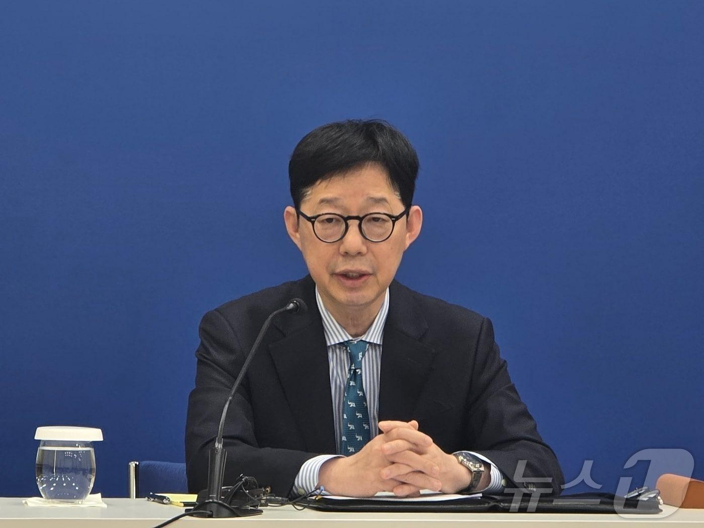 본문 이미지 - 박윤주 외교부 1차관이 20일(현지시간) 미국 워싱턴DC 주미한국대사관에서 열린 특파원단 간담회에서 한미 공동설명자료(조인트 팩트시트) 상 안보 분야 합의 사항 이행을 위한 킥오프 회의 개최에 합의하기로 하는 등 방미 성과에 대해 브리핑하고 있다. 2026.05.20. ⓒ 뉴스1 류정민 특파원