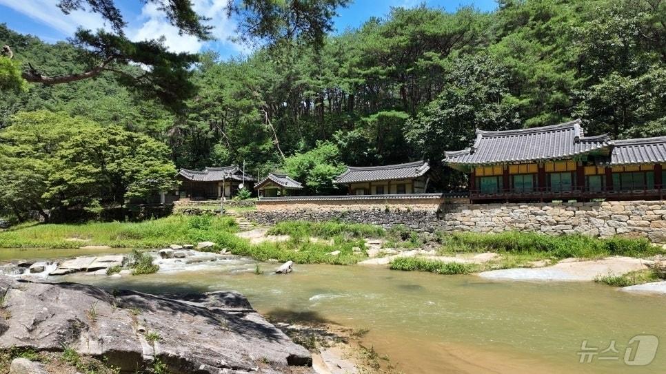 본문 이미지 - 경북 봉화군의 석천정사와 청암정, 한수정 등 전통 누정이 AI 시대를 살아가는 현대인들의 ‘디지털 디톡스’ 여행지로 주목받고 있다. (재판매 및 DB 금지)/뉴스1