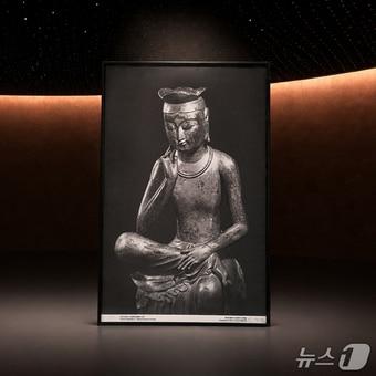 본문 이미지 - 한국조폐공사가 21일부터 화폐 요판화 '반가사유상'의 사전 예약 접수를 시작한다.(한국조폐공사 제공.재판매 및 DB금지)/뉴스1