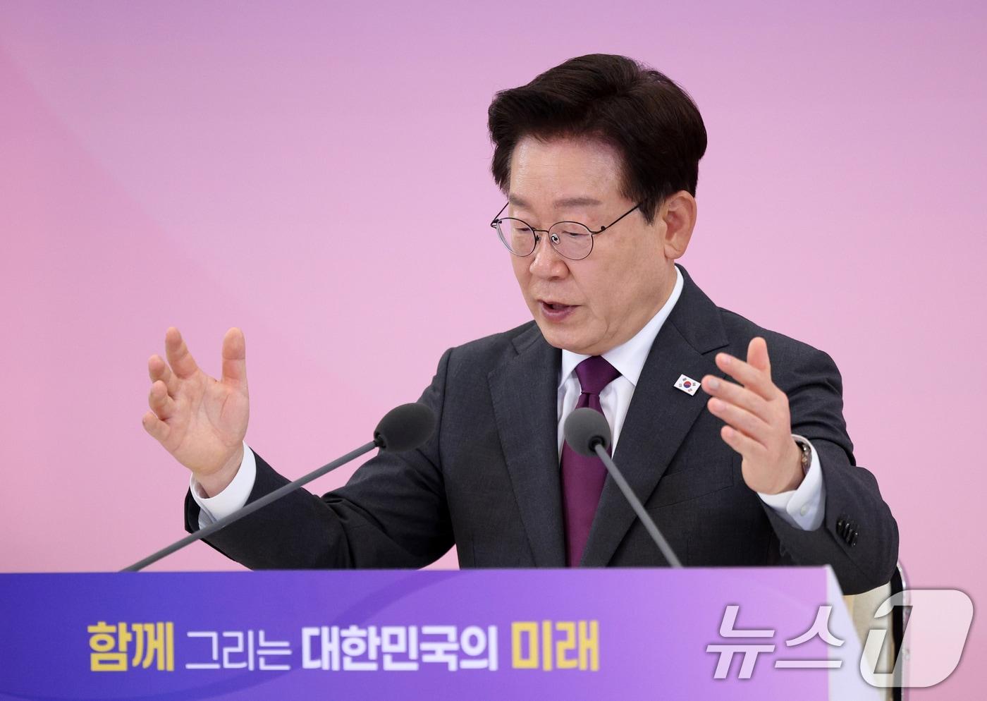 본문 이미지 - 이재명 대통령이 21일 청와대에서 열린 대통령 자문회의·위원회 간담회에서 발언하고 있다. 2026.5.21 ⓒ 뉴스1 이재명 기자