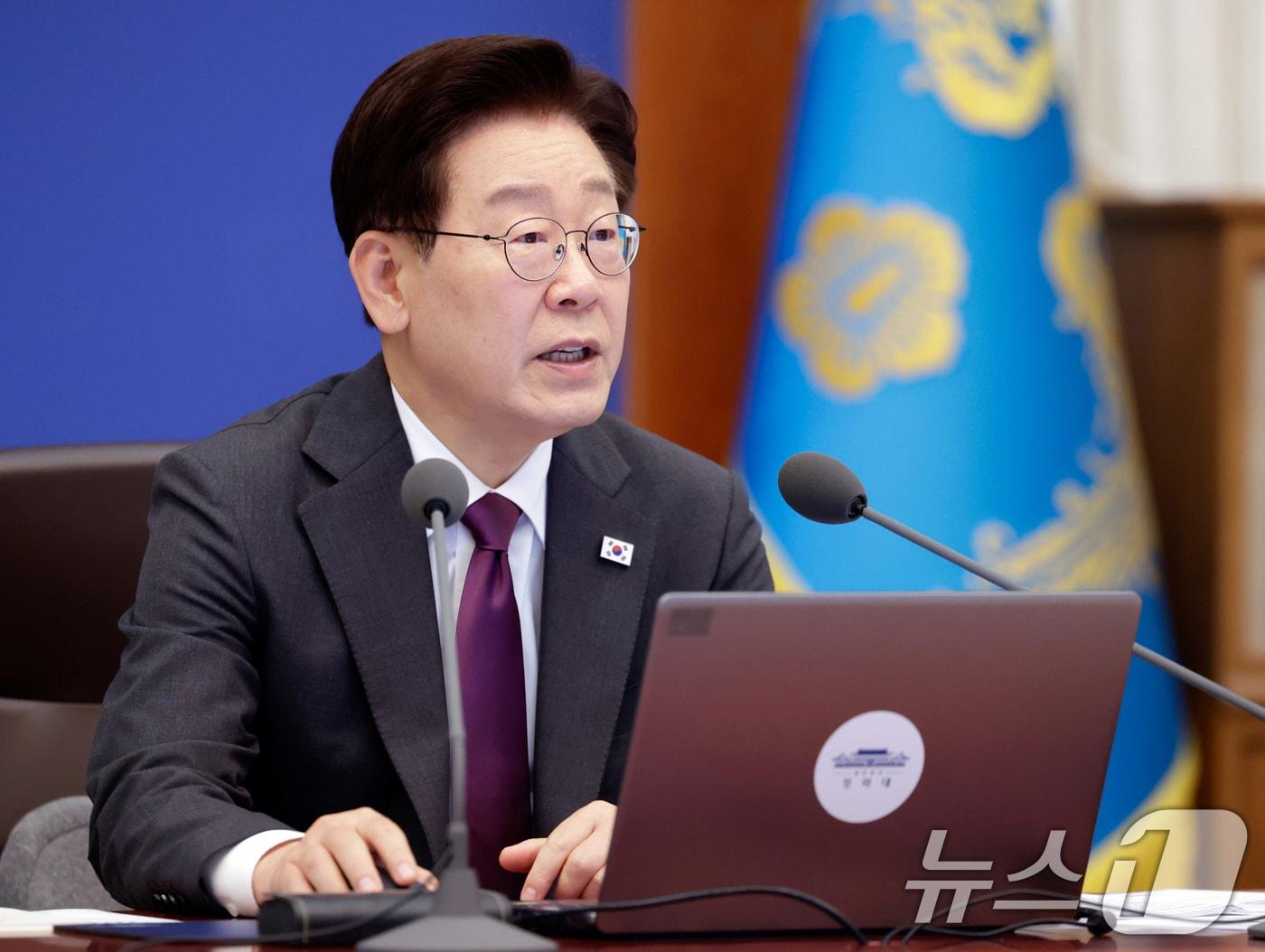 본문 이미지 - 이재명 대통령이 21일 청와대에서 열린 수석보좌관회의에서 발언하고 있다. 2026.5.21 ⓒ 뉴스1 허경 기자