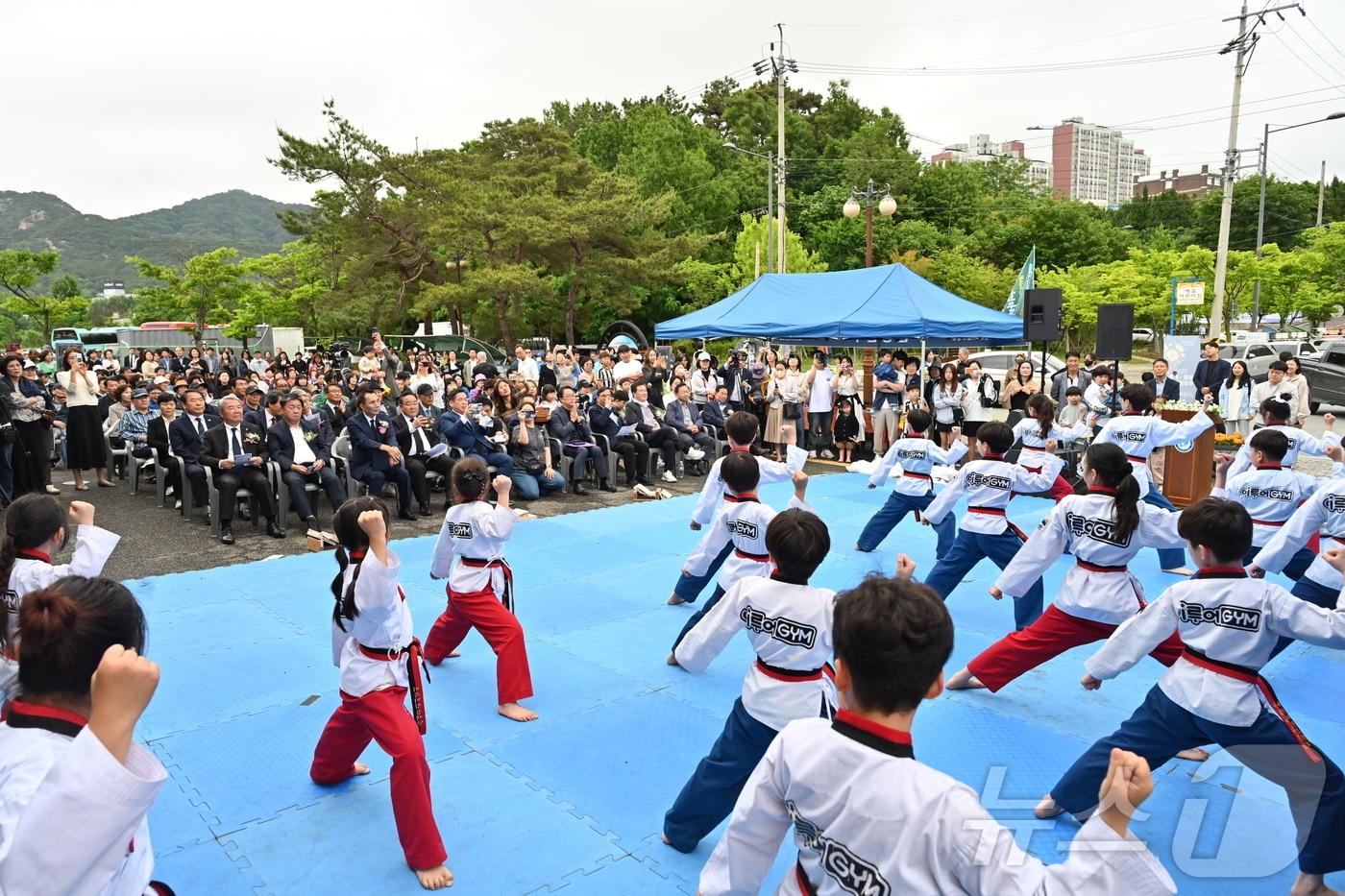 본문 이미지 - 21일 광주 남구 효천역 일대에서 '2026 송암·효천 5·18추모문화제'가 진행되고 있다.(광주 남구 제공. 재판매 및 DB 금지)2 ⓒ 뉴스1
