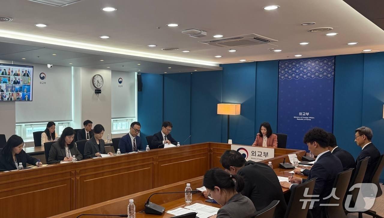 본문 이미지 - 외교부는 21일 김진아 2차관 주재로 '초국가 범죄 대응 관련 동남아·중국 지역 공관장 회의'를 개최했다고 밝혔다 (외교부 제공)