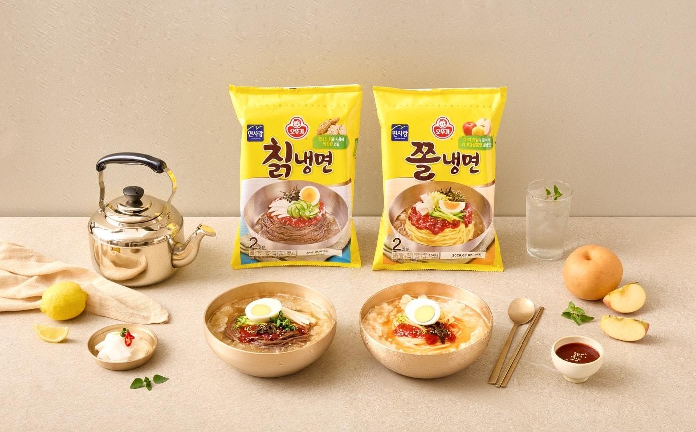 본문 이미지 - 칡냉면·쫄냉면 제품 사진.(오뚜기 제공)
