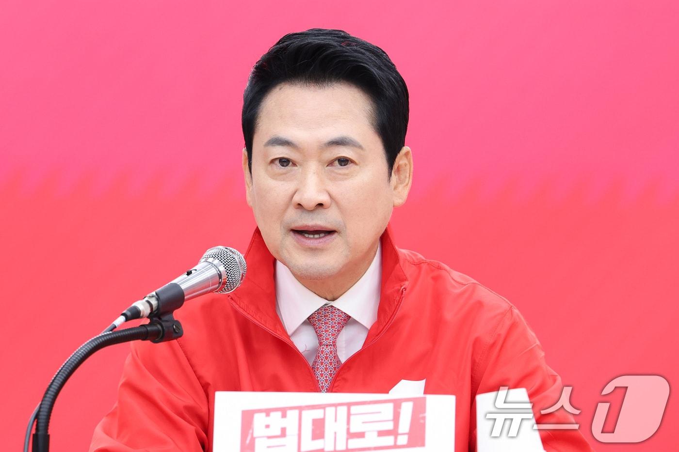본문 이미지 - 장동혁 국민의힘 대표가 22일 서울 여의도 국민의힘 당사에서 열린 중앙선거대책위원회의에서 발언하고 있다. 2026.5.22 ⓒ 뉴스1 신웅수 기자