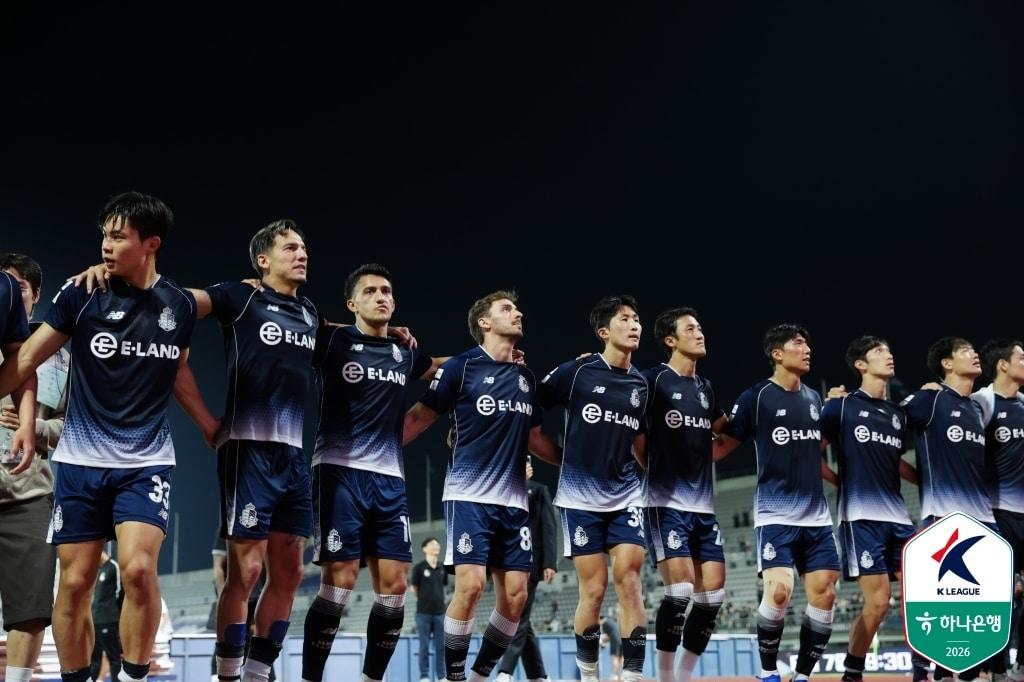 본문 이미지 - 서울 이랜드가 성남FC를 3-1로 꺾었다.(한국프로축구연맹 제공) 
