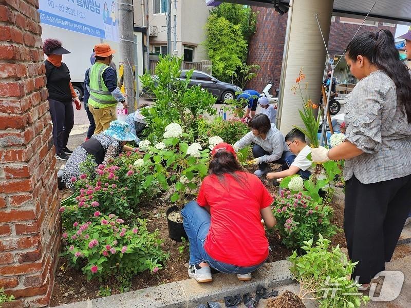 본문 이미지 - 제주도 마을정원 만들기 사업.(제주도 제공. 재판매 및 DB 금지)