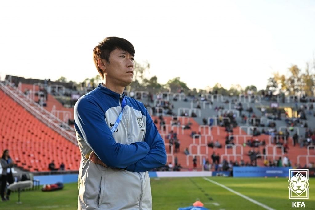 본문 이미지 - 올림픽 축구대표팀 지휘봉을 잡은 김은중 감독 (대한축구협회 제공)