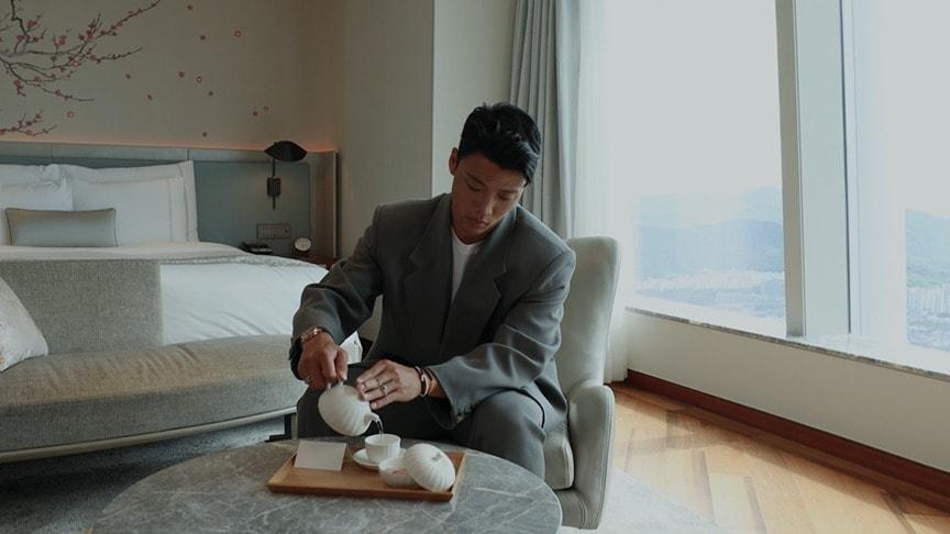 본문 이미지 - 롯데호텔 글로벌 앰배서더 황희찬 선수(롯데호텔 제공)