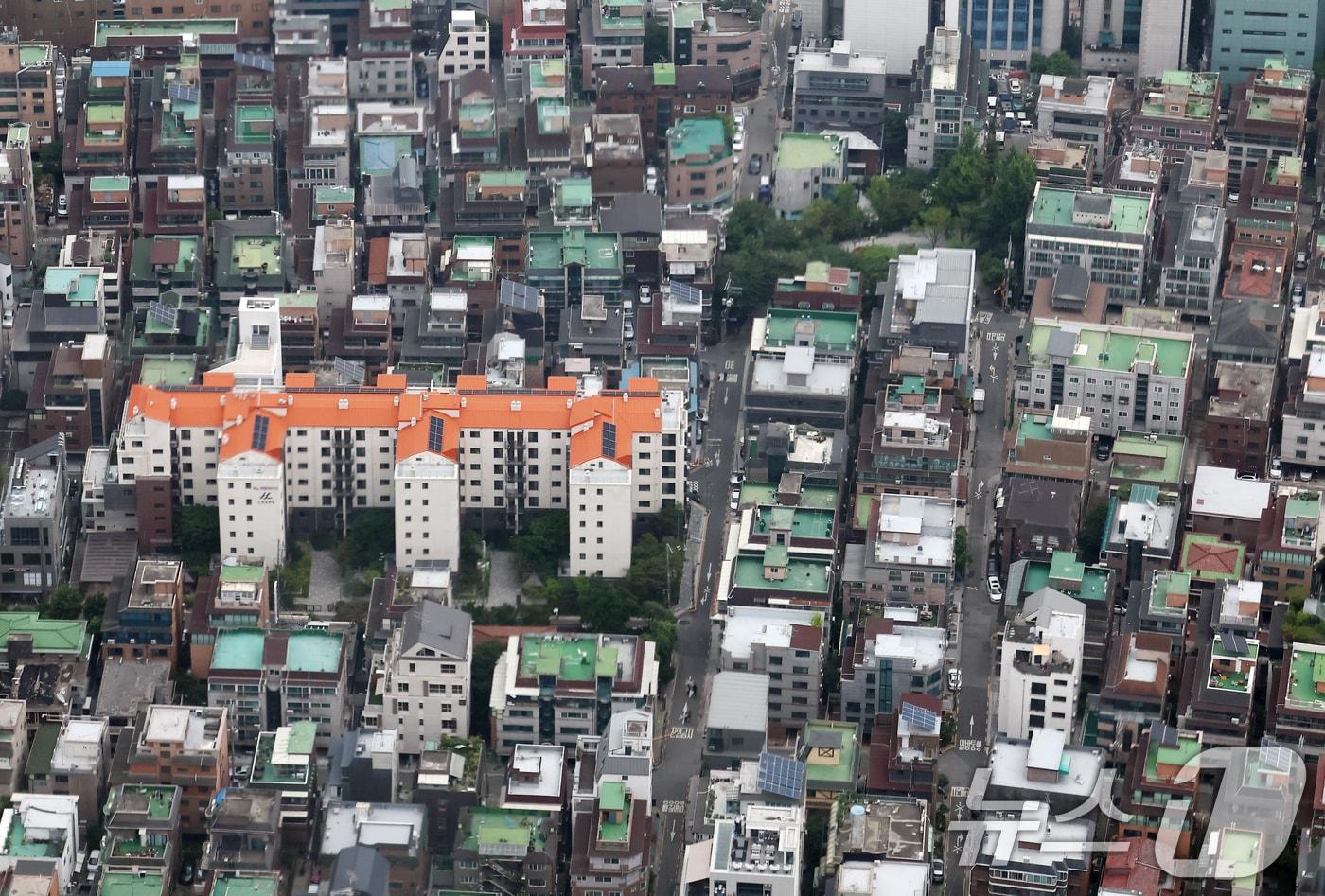 본문 이미지 - 서울 송파구 롯데월드타워 서울스카이에서 바라본 빌라 모습. 2026.5.26 ⓒ 뉴스1 김민지 기자