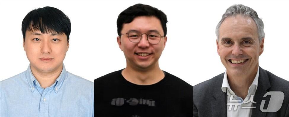 본문 이미지 - 신동빈 교수, 중국 베이항대학교 페이저 탕(Peizhe Tang) 교수, 독일 막스플랑크 구조·물질동역학연구소 앙겔 루비오(Angel Rubio) 소장(왼쪽부터)(지스트 제공, 재판매 및 DB금지)/뉴스1 