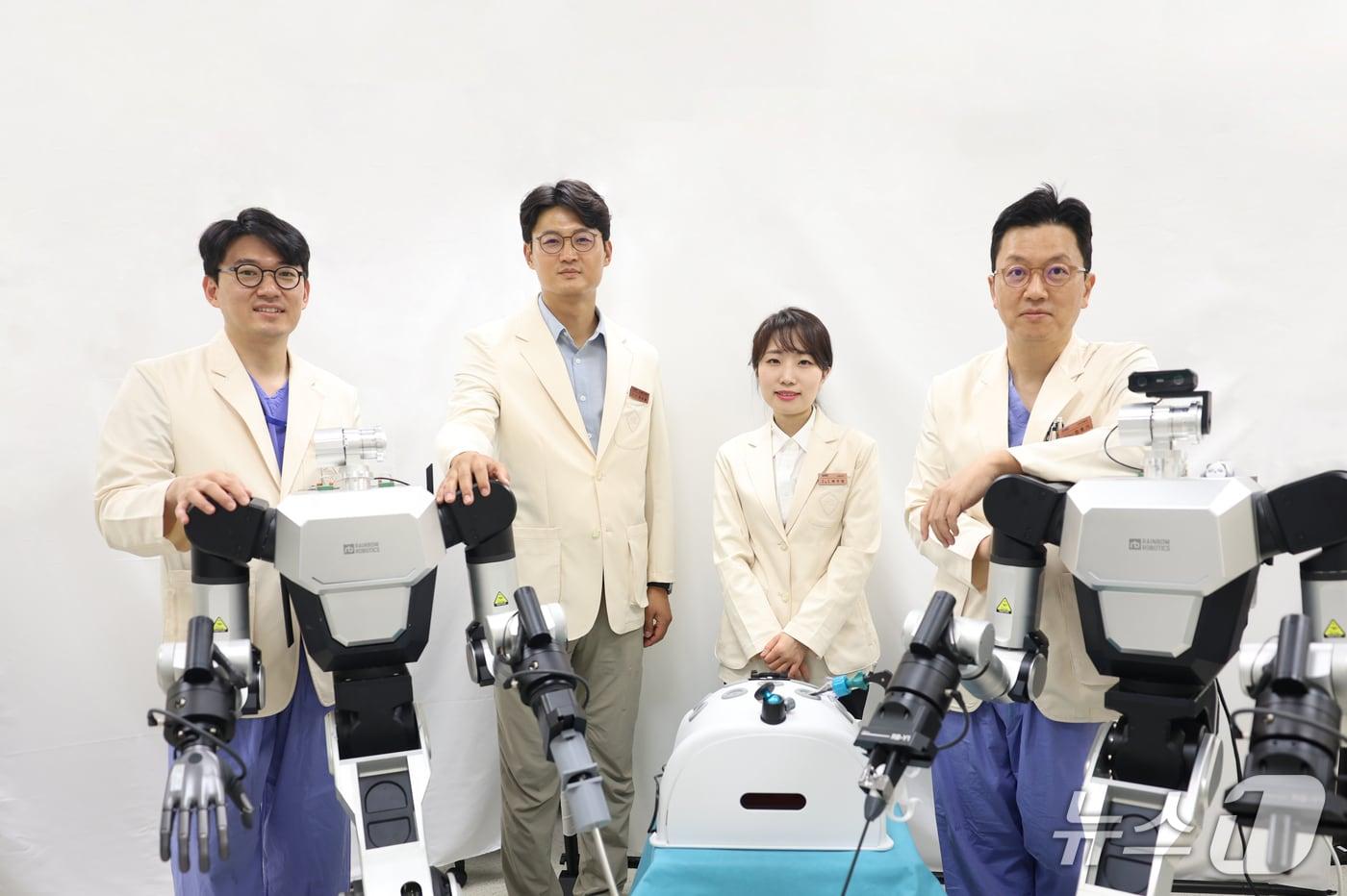 본문 이미지 - 삼성서울병원이 인공지능(AI) 기반 수술로봇 개발과 최종 상용화까지 밀착 지원하는 기술 플랫폼을 구축한다. 사진은 'AI 기반 수술로봇 이노베이션랩'(삼성서울병원 제공)