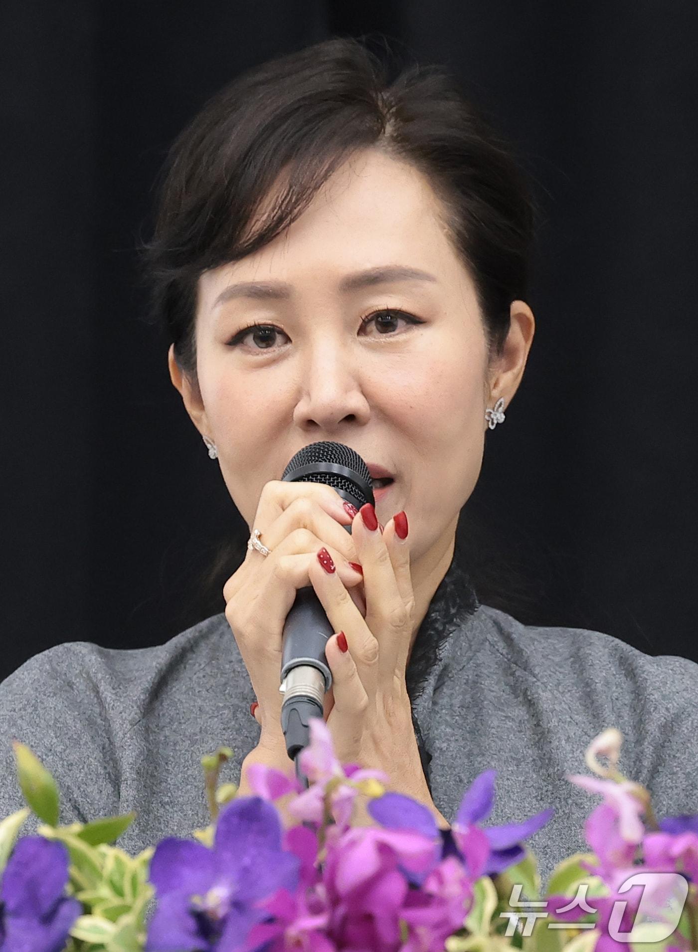 본문 이미지 - 박혜진 국립오페라단 신임 단장 겸 예술감독이 28일 서울 서초구 예술의전당 N스튜디오에서 열린 기자간담회에서 취재진 질문에 답하고 있다. 2026.5.28 ⓒ 뉴스1 권현진 기자