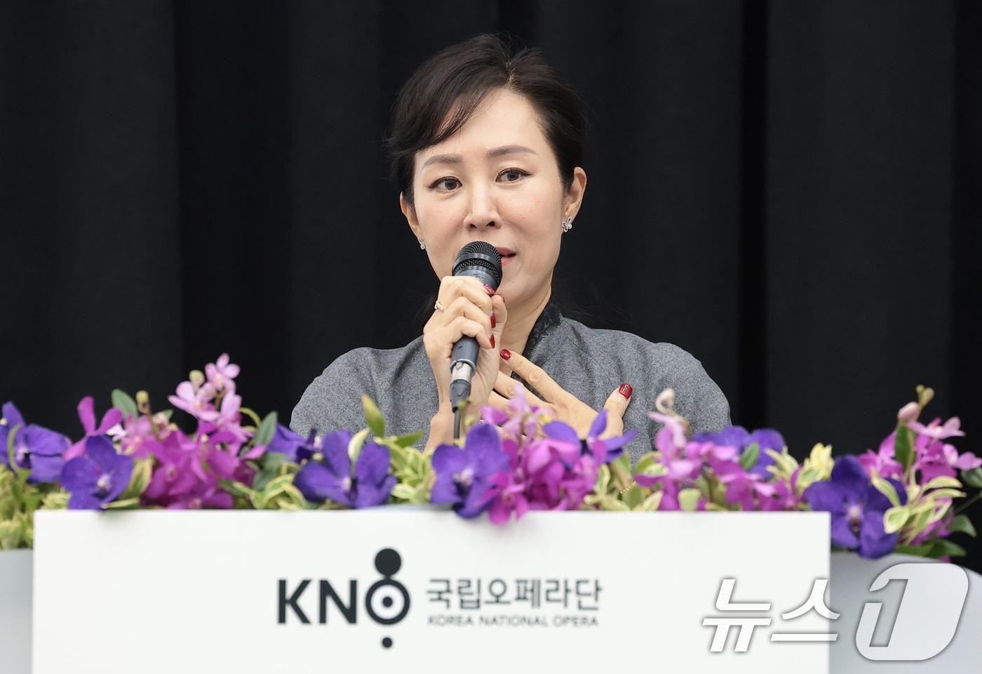 본문 이미지 - 박혜진 국립오페라단 신임 단장 겸 예술감독이 28일 서울 서초구 예술의전당 N스튜디오에서 열린 기자간담회에서 취재진 질문에 답하고 있다. 2026.5.28 ⓒ 뉴스1 권현진 기자