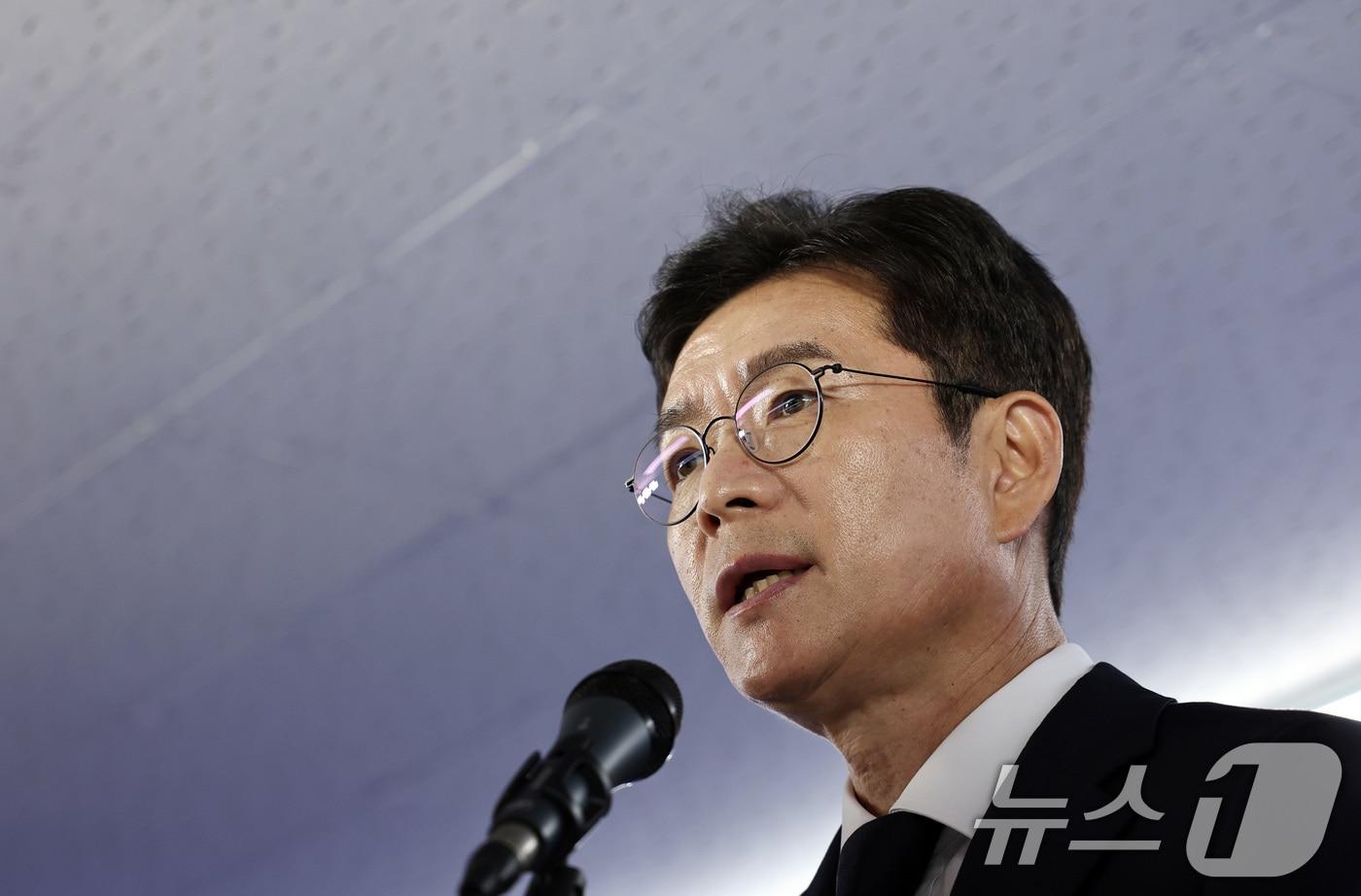 본문 이미지 - 정원오 더불어민주당 서울시장 후보가 28일 서울 중구 선거사무실에서 열린 기자간담회에서 모두발언을 하고 있다. 2026.5.28 ⓒ 뉴스1 구윤성 기자