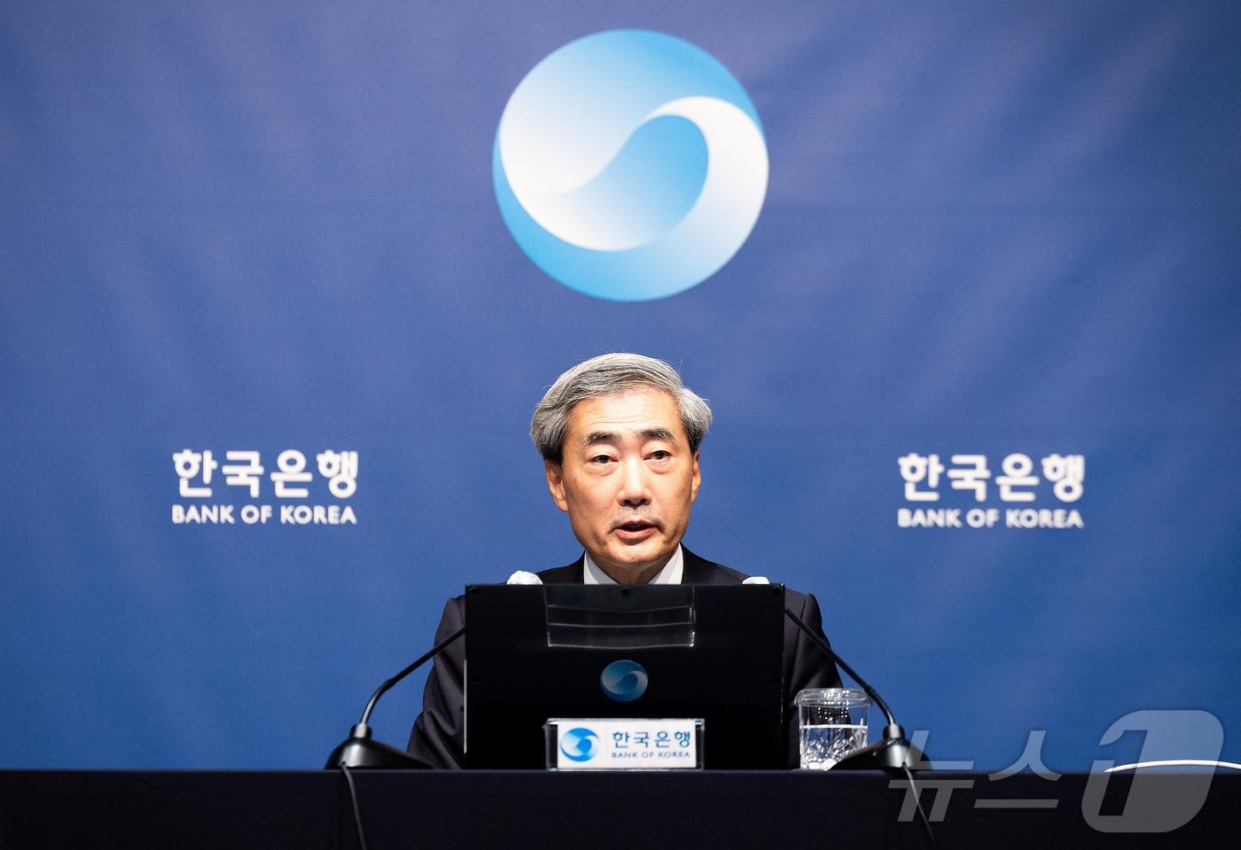 본문 이미지 - 신현송 한국은행 총재가 28일 서울 중구 한국은행 본관에서 열린 통화정책방향 기자간담회에서 발언하고 있다. 2026.5.28 ⓒ 뉴스1 사진공동취재단